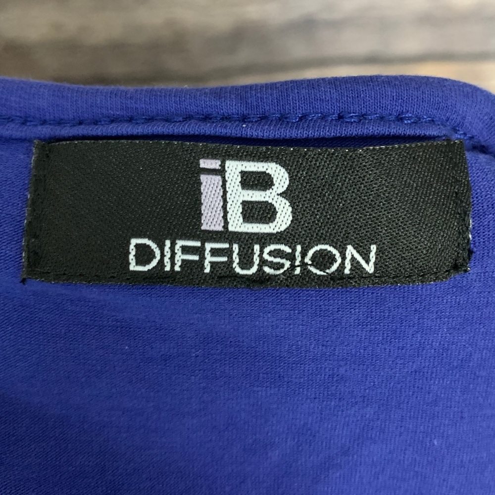 IB Diffusion Top - Picture 6 of 6